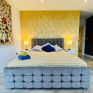 Brick Lane Living Quarters Apartment London